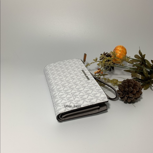 Michael Kors Kenly Medium Backpack and Wallet - Picture 15 of 16